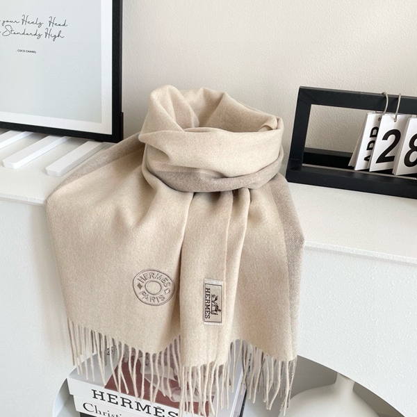 ブランドマフラー角部分ディテール